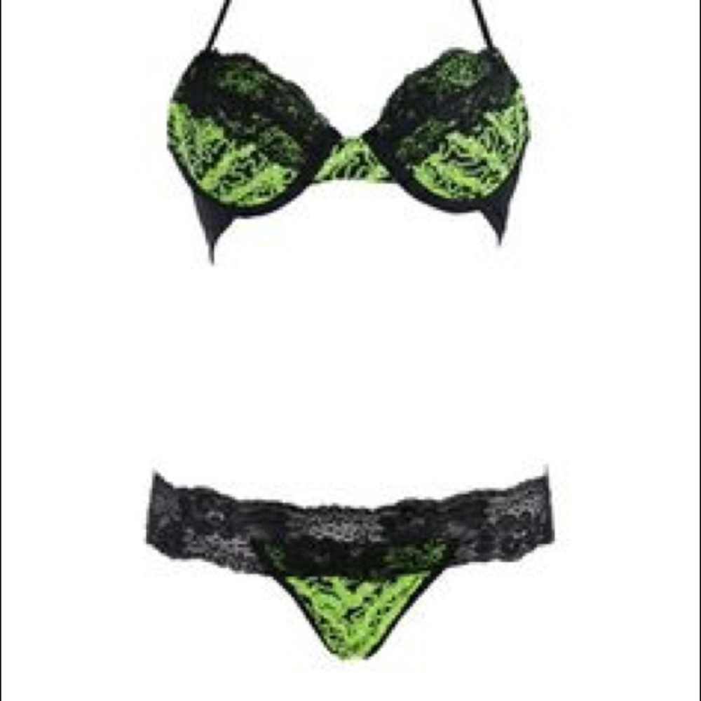 Beach Bunny Green and black Bikini